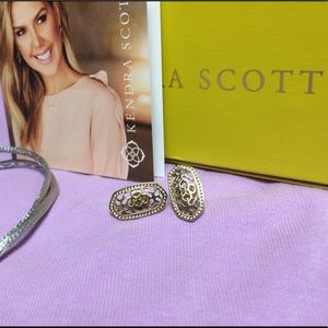 NWOT ~ Kendra Scott Ellie Gold Stud Earrings